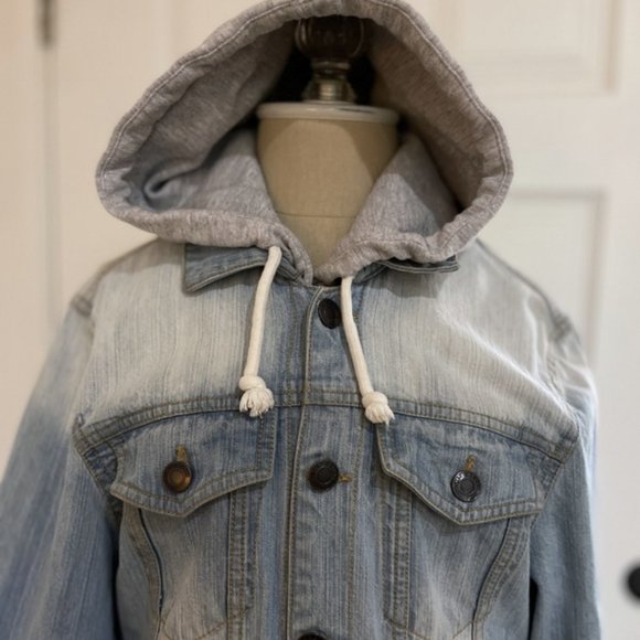 Sun + Stone Light Faded Blue Denim Jean Jacket Mens Acid Wash Trucker Streetwear - Picture 2 of 14